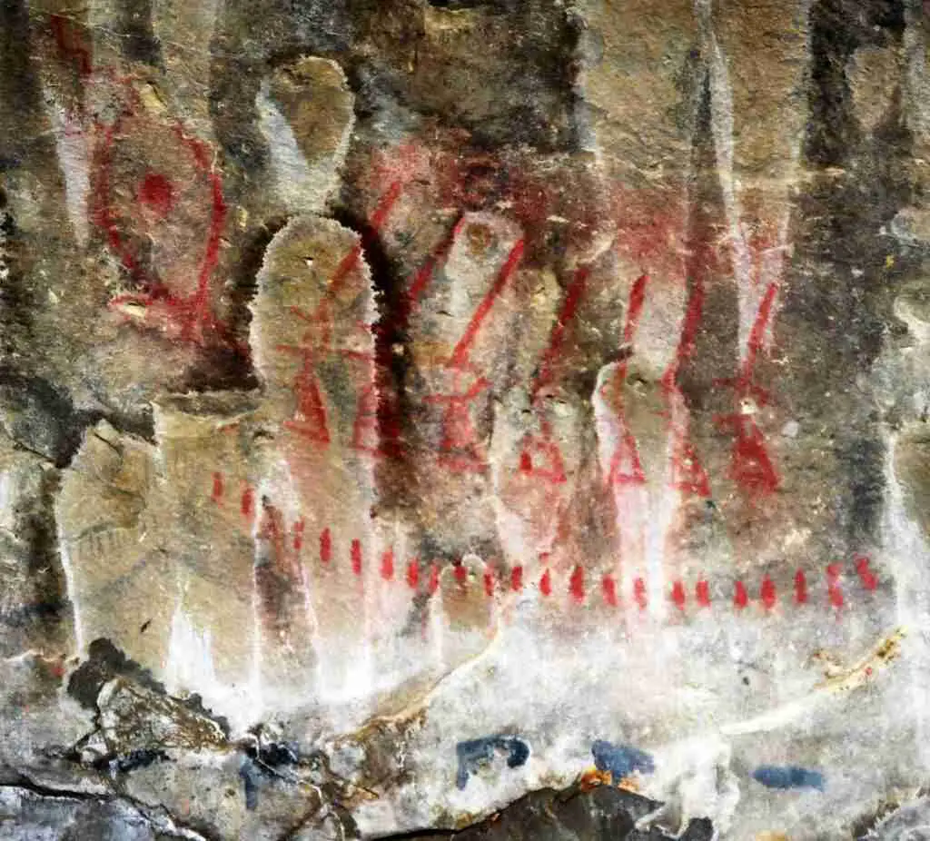 Seven-rifle pictograph at Pictograph Cave State Park